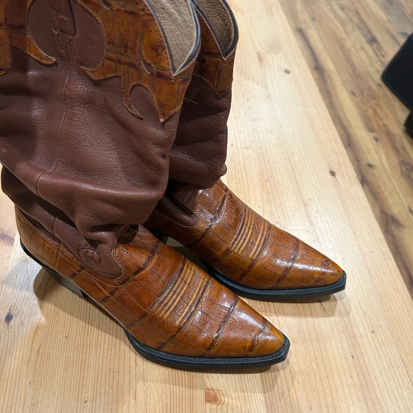Ariat cowboy boots - Picture 3 of 5